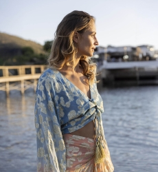 Top Sunday - pêche / dégradé manche bleue- manches longues - style boho - col V- Miss June Paris - 2