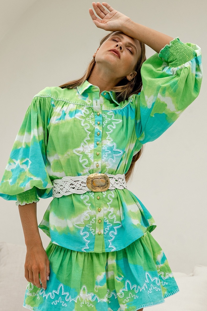 Camisa Hayley – verde/agua – mangas largas abullonadas – estampado tie-dye – bohemio – Miss June Paris – 5