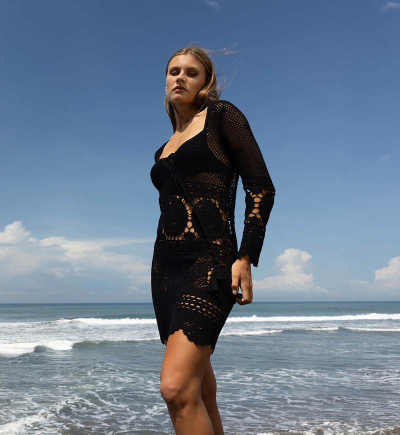 Vestido Corto Amelia - Negro - Escote Ajustable - Vestido de Ganchillo - Mangas Largas - Estilo Boho - Miss June Paris - 2