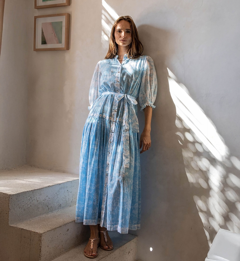 Robe longue Natalia - bleue à imprimé floral - manches 3/4 - ceinture assortie - Miss June Paris - 4