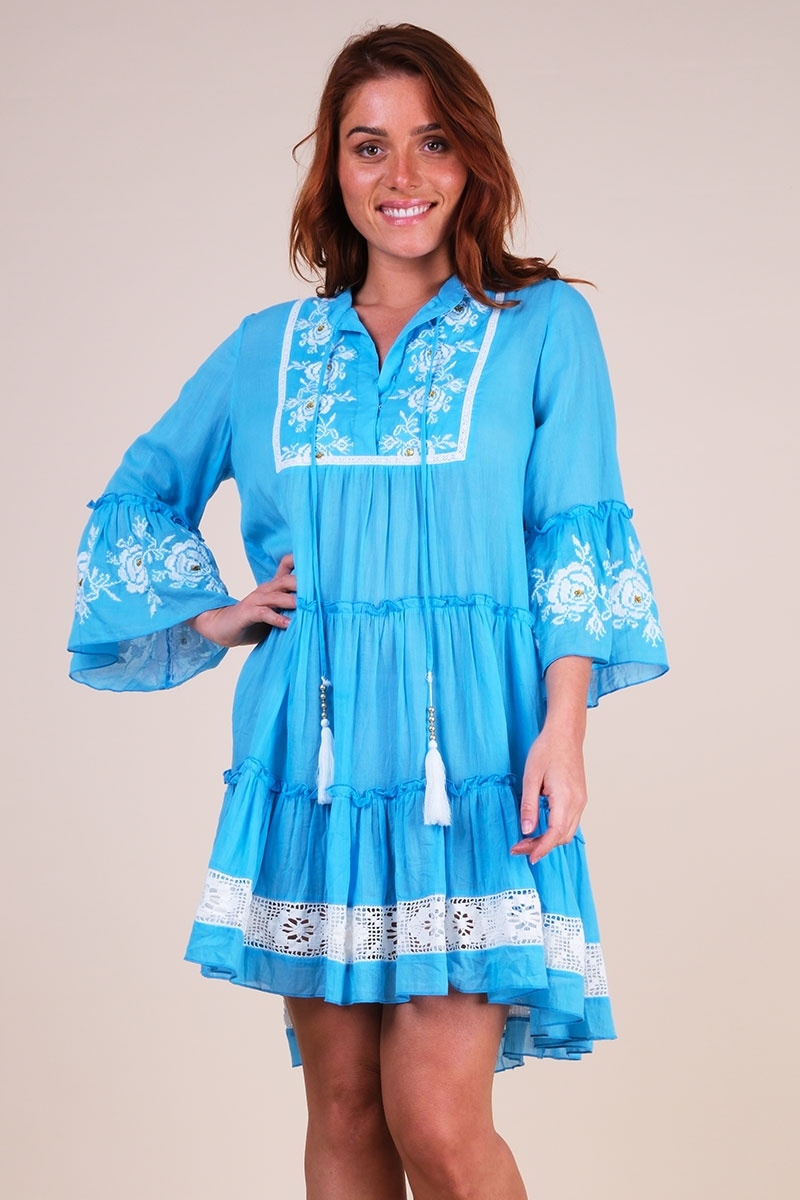 Vestido corto Cecilia - azul con bordado blanco - delicado encaje - textura refinada - Miss June Paris - 5