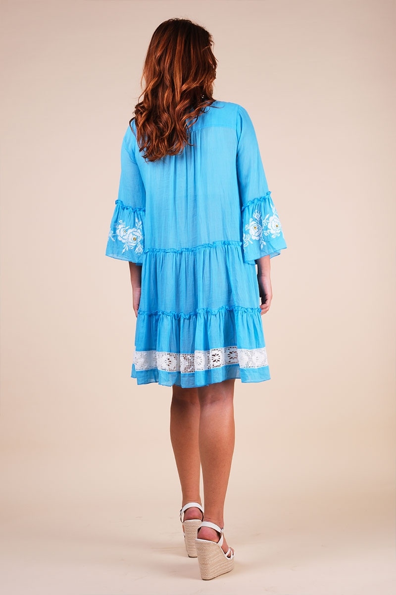 Vestido corto Cecilia - azul con bordado blanco - delicado encaje - textura refinada - Miss June Paris - 7