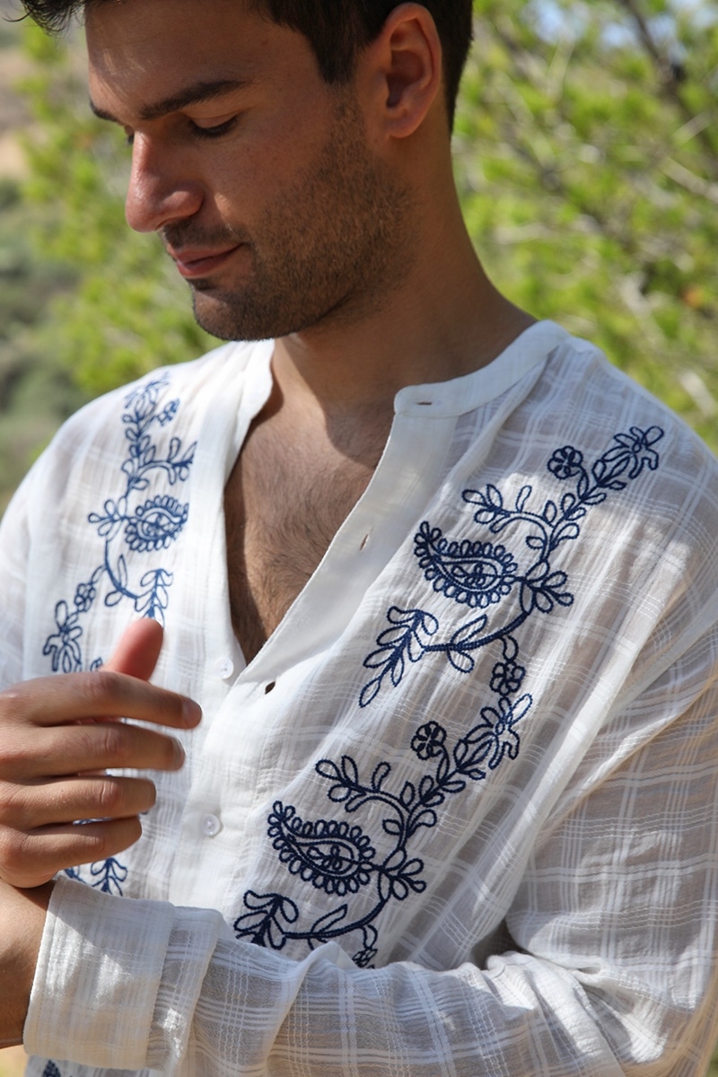Chemise Cocora - blanche - broderies bleues - manche longue - collection Shay - Miss June Paris - 6
