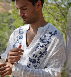 Chemise Cocora - blanche - broderies bleues - manche longue - collection Shay - Miss June Paris - 6