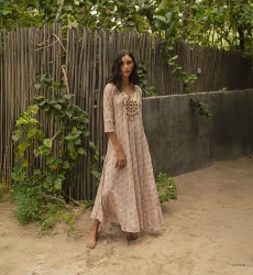 Long Dress Andrea: pink - decorated chest - golden details - mid-length sleeves - Miss June Paris - 3