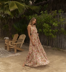 Robe Longue Marcella: rose / multico - imprimé fleuri - encolure attachée - ceinture assortie - Miss June Paris - 2