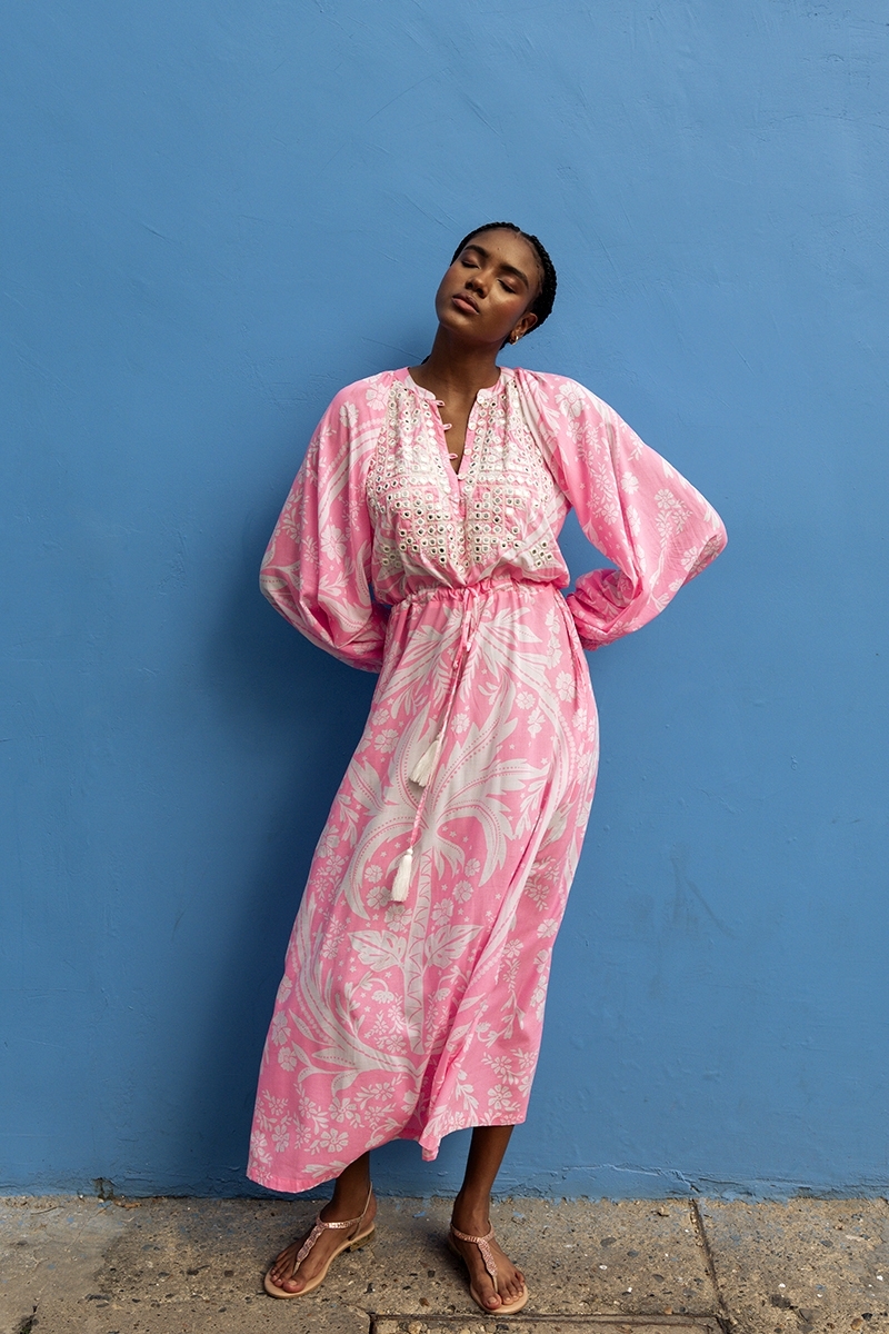 Robe longue Ursula - rose neon - plastron scintillant - imprimé blanc délicat - Miss June Paris - 2