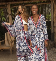 Robe longue Viviana - blanches - motifs floraux rouges et bleus - ceinture assortie - Miss June Paris - 5