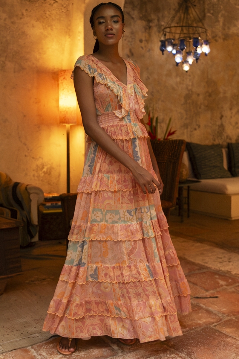 Robe longue  Estefania - robe à volants - décolleté en V - pêche - imprimé floral - Miss June Paris - 4