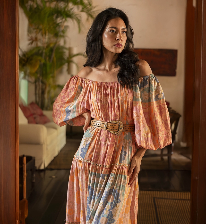 Robe longue Martina - pêche - imprimé floral - manches bouffantes - ceinture assortie - épaules dénudées - Miss June Paris - 2