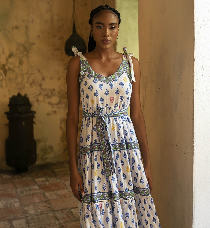 Robe longue Paulina - couleur blanche - imprimés bleus, jaune et rose - bretelles ajustables - Miss June Paris - 3