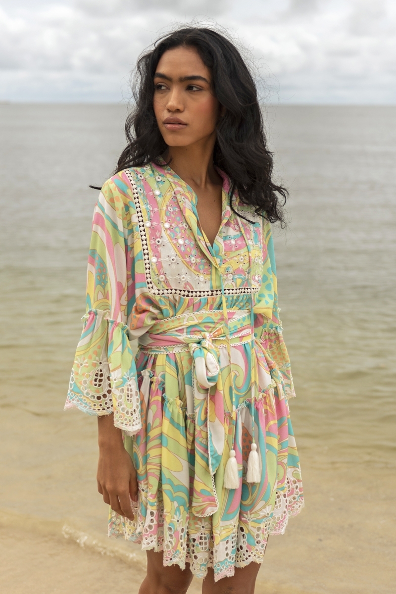 Vestido Corto Querida: colores pastel - estilo casual - bordado - adornado con pequeños espejos - Miss June Paris - 3