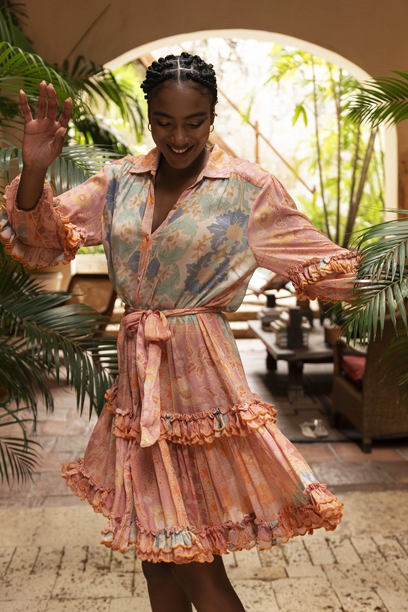 Vestido corto Isalia - color melocotón - look delicado - volantes delicados - manga larga - Miss June Paris - 1