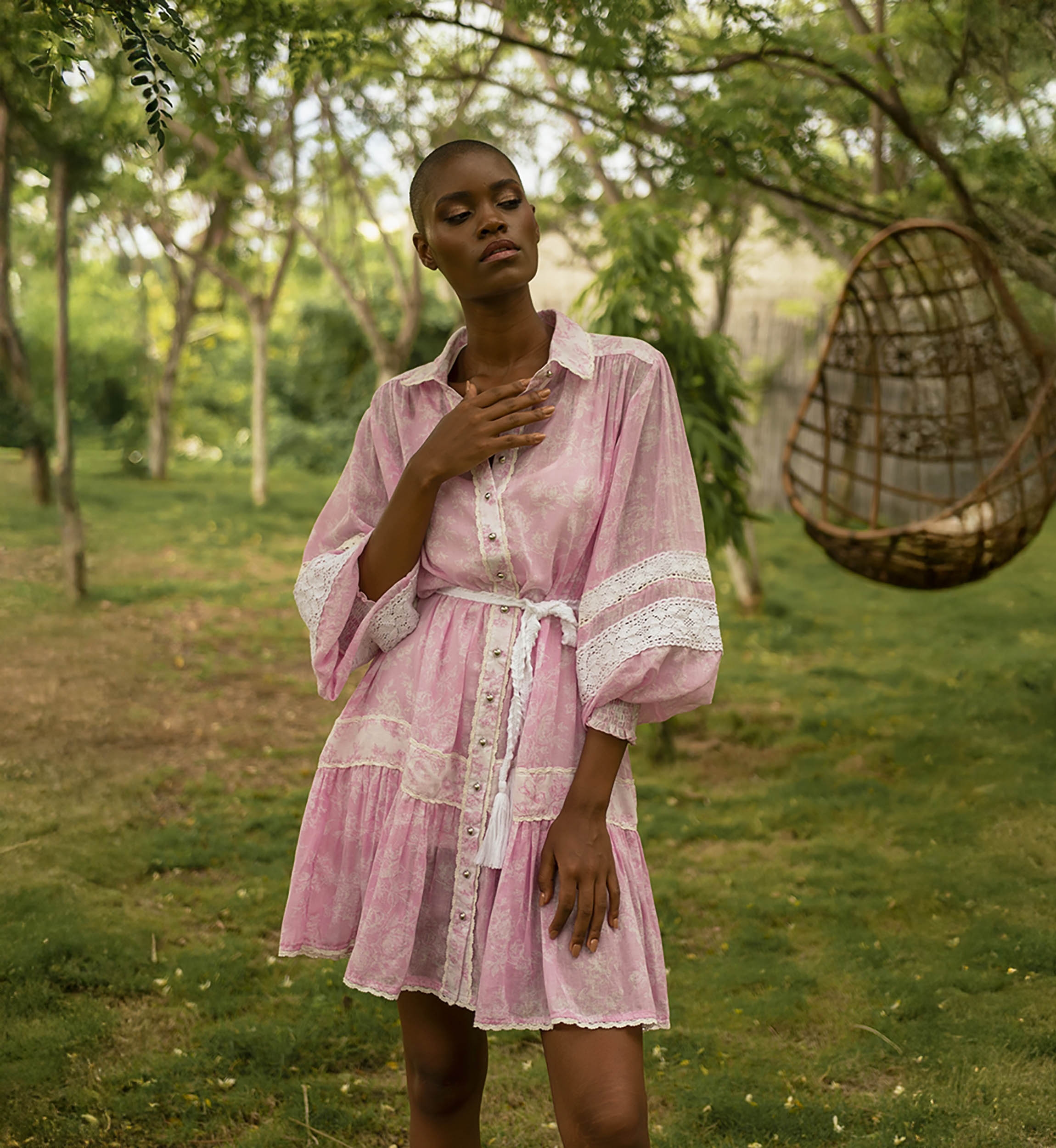 Laura short dress - pink - bohemian-chic style - long sleeves - white belt - Miss June Paris - 1