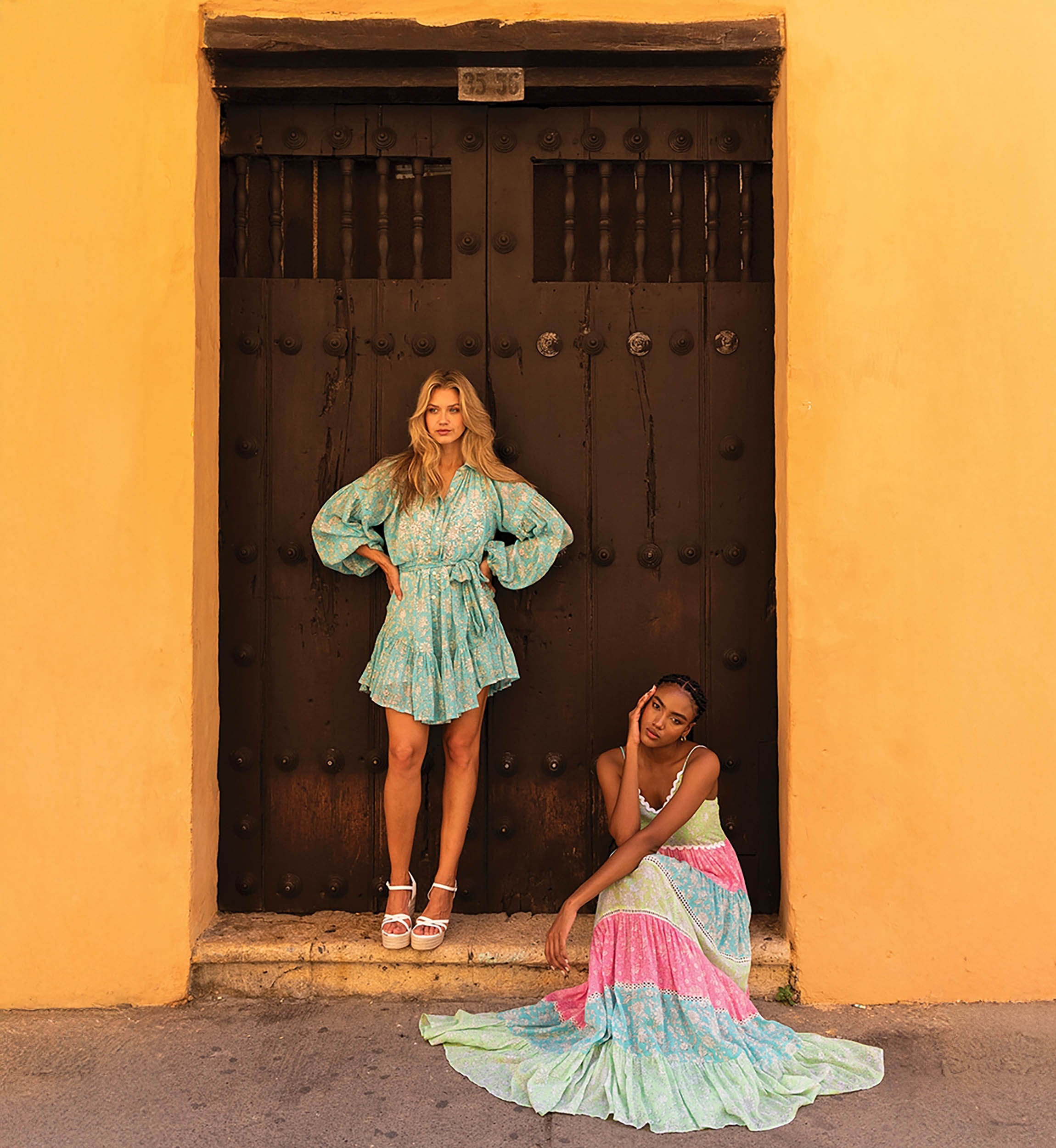 Vestido corto Pia - azul - manga larga - bordado con lentejuelas - Miss June Paris - 2