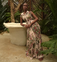 Robe longue Jimena - col chemisier -  boutons dorés - imprimé fleuri - ceinture assortie - Miss June Paris - 3