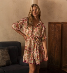 Robe Courte Catalina: rose / multico - imprimé fleuri - manche courte - ceinture assortie - Miss June Paris - 1