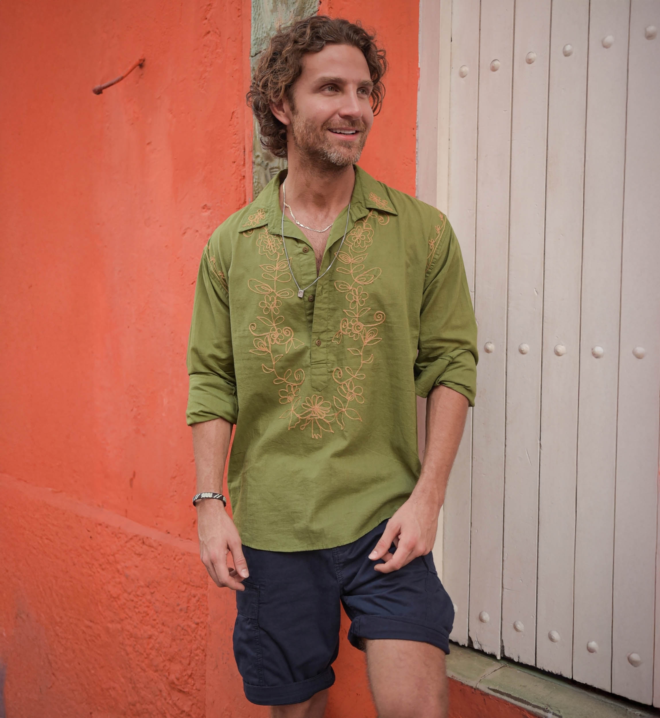 Chemise Manches Longues Leyca - kaki avec des broderies beige - collection Shay - Miss June Paris - 1