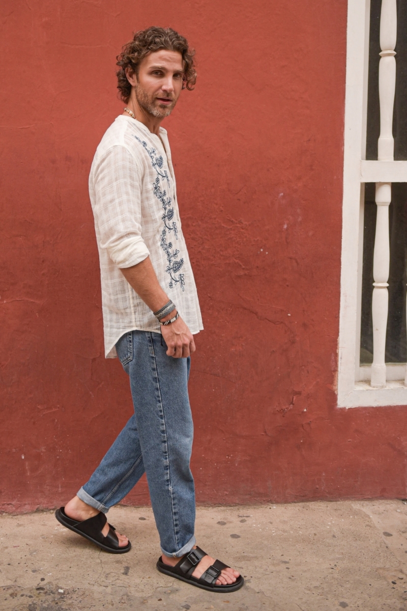Camisa Cocora – blanca – bordados azules – mangas largas – tejido fluido – colección Shay – Miss June Paris – 3