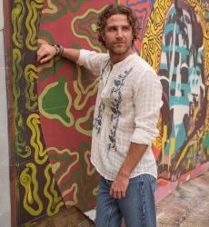 Chemise Cocora - blanche - broderies bleues - manche longue - collection Shay - Miss June Paris - 1