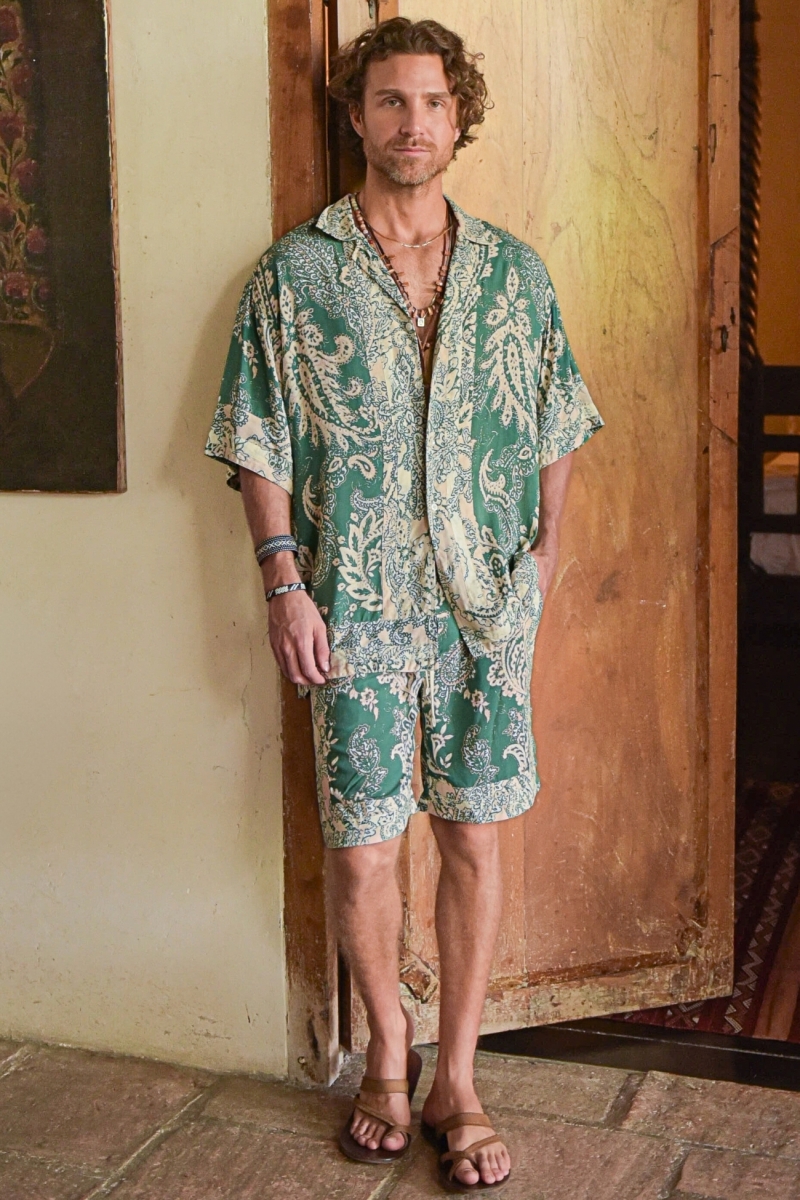 Short-Sleeve Shirt San Gil – green – off-white floral pattern – discreet buttons – Shay collection – Miss June Paris – 2