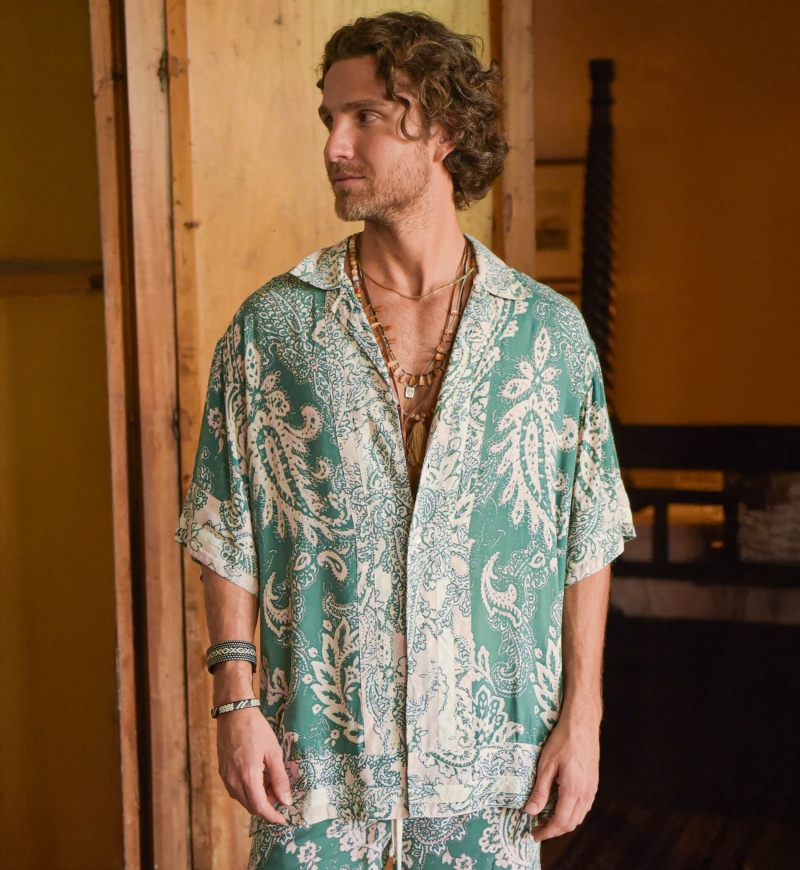 Short-Sleeve Shirt San Gil – green – off-white floral pattern – discreet buttons – Shay collection – Miss June Paris – 1