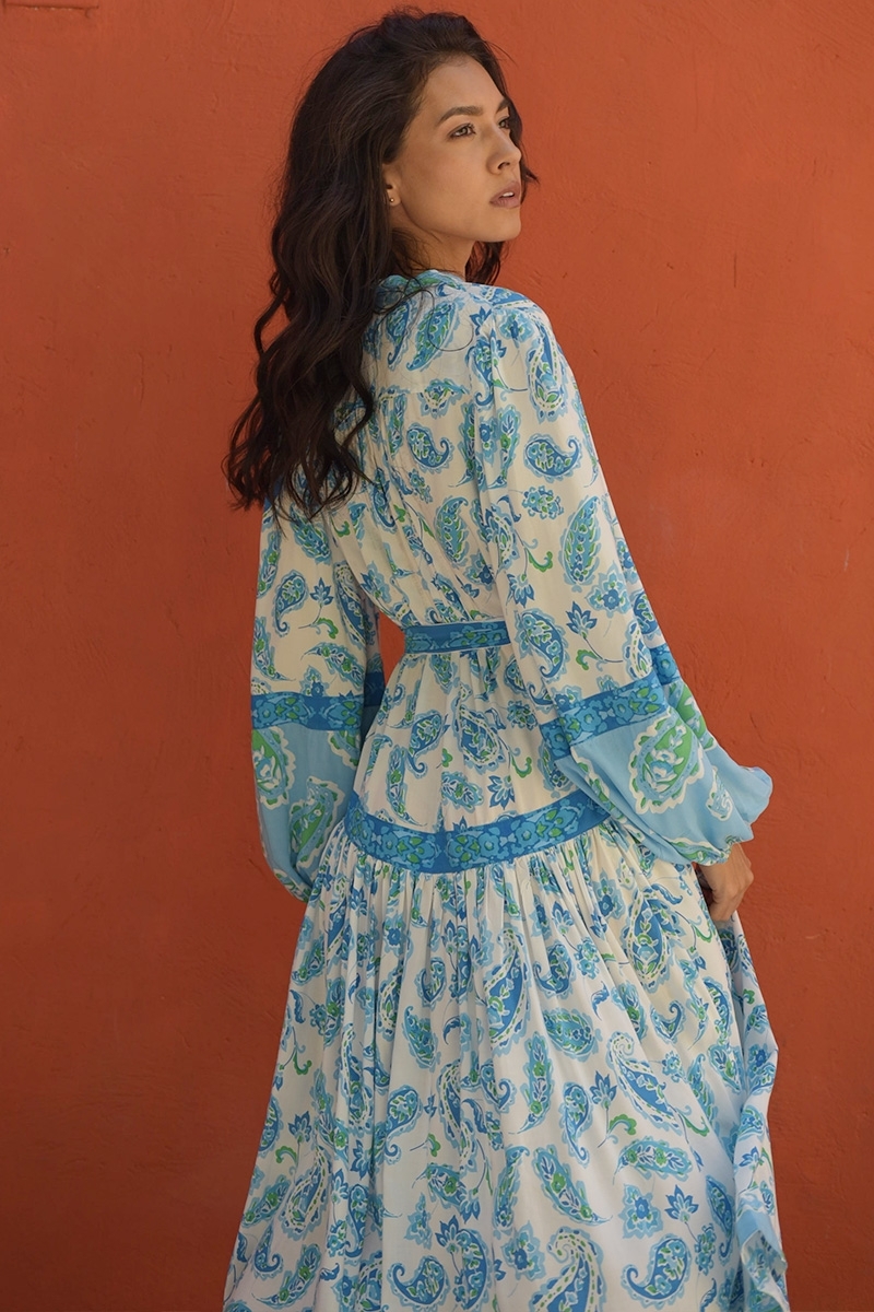 Robe longue Malia - nuances bleues - imprimé cachemire - poignets resserrés - manches longues - Miss June Paris - 4