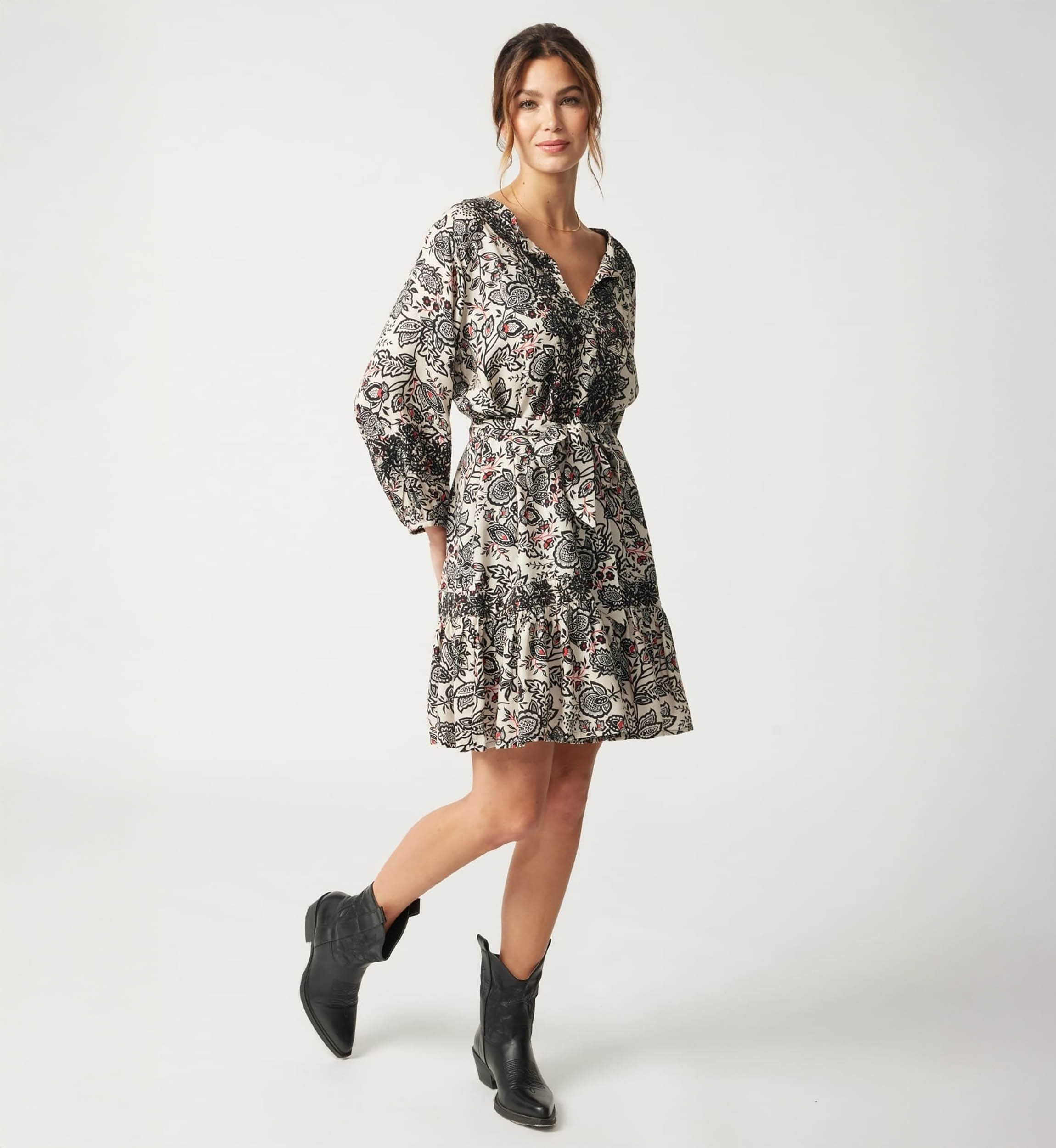 Robe courte Dorine - motif floral et broderie noire - Miss June Paris - 1