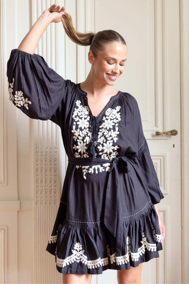 Robe noire courte Anouk - Miss June Paris - 3