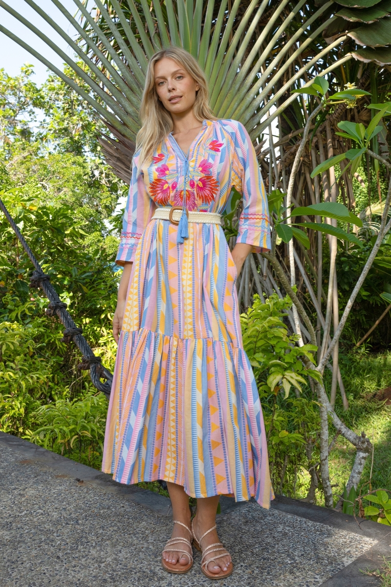 Robe longue Naya - Rayures pastel - Plastron en broderies florales - 100% coton - Miss June Paris - 2
