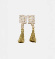 Pendientes colgantes Rococo – blanco/dorado – bohemio chic refinado – Miss June Paris – 5