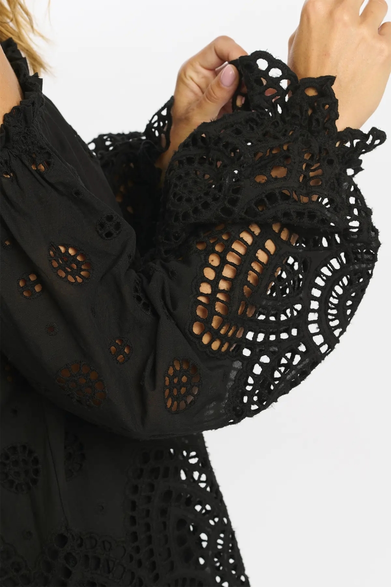Top Opaline Off-shoulder Long Sleeved, 100% cotton with laces embroidery - Miss June Paris - 8