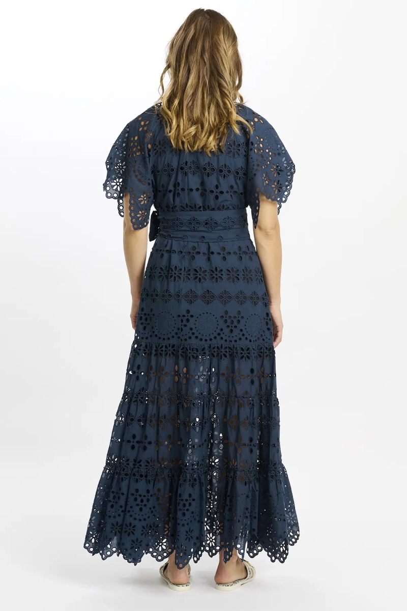 Vestido Astrid – Vestido largo con mangas cortas, forro y cinturón, 100 % algodón con bordados y cordones – Miss June Paris - 4