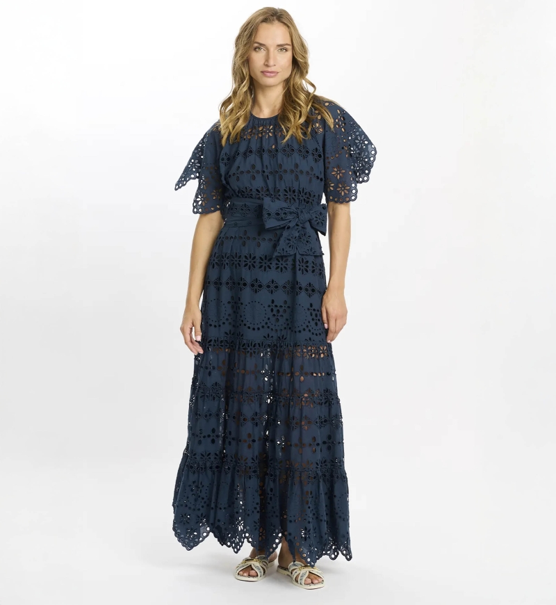 Robe Astrid – Robe longue à manches courtes avec doublure et ceinture, 100% coton avec broderies et lacets – Miss June Paris - 2