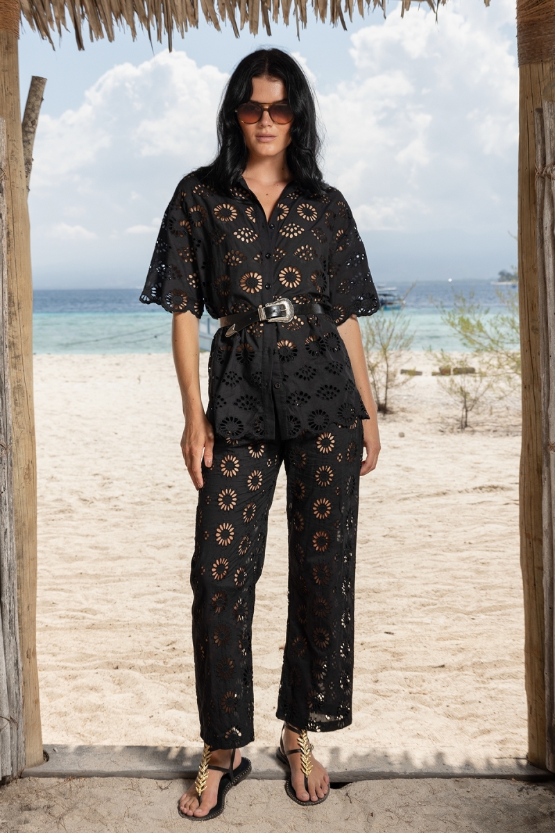Chemise Mira en broderies anglaises - noire - 100% coton - Miss June Paris - 6