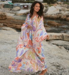 Caftan Varda – Caftan long à manches longues avec ceinture intérieure, broderie 100 % rayonne – Miss June Paris - 1