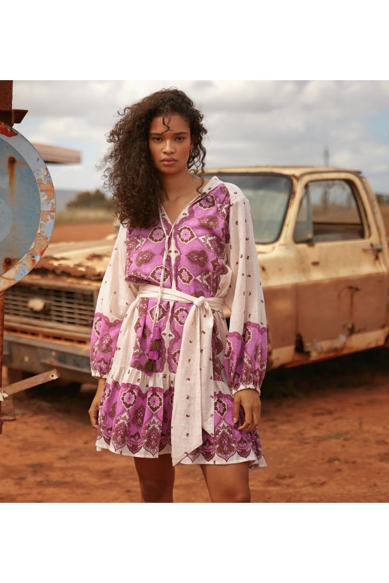 Robe Danae – Robe courte à manches longues avec ceinture assortie, 100 % coton imprimé – Miss June Paris - 6