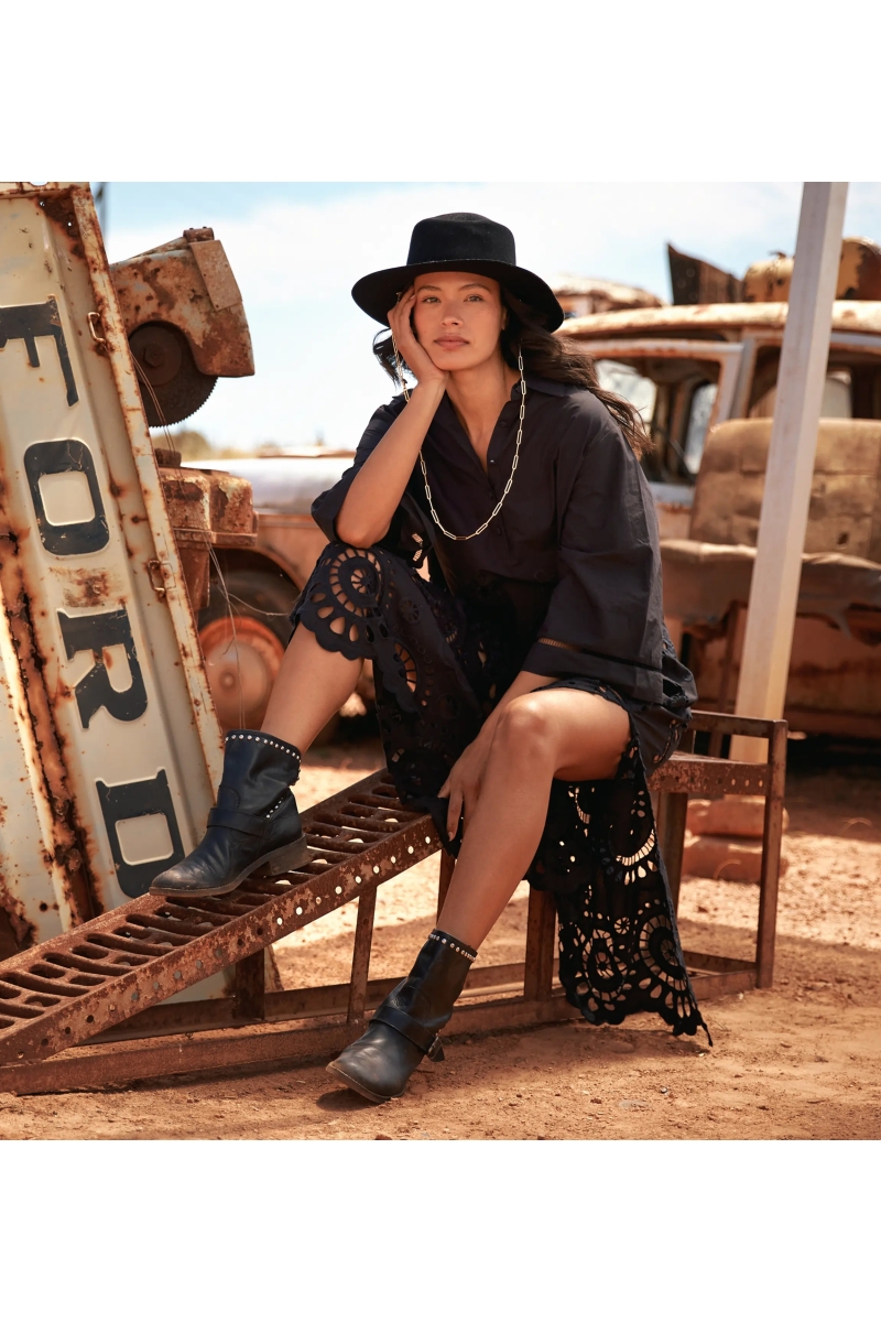 Robe Adria – Robe longue à manches longues avec doublure, en coton avec broderies et lacets, 100 % coton – Miss June Paris - 10