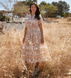 Miss June Paris — Vestido Midi Brita Beige