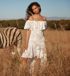 Miss June Paris — Vestido Bardot Asimétrico Blanco