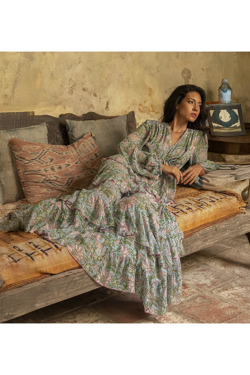 Rosa Long Dress – Flowy Fabric – Floral Print – Long Sleeves – Miss June Paris – 2