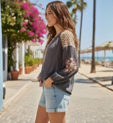 Miss June Paris — Blouse Russla