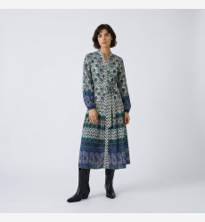 Robe longue midi à manches longues crème, bleue, verte avec motifs géométriques floraux, taille nouée et jupe étagée.