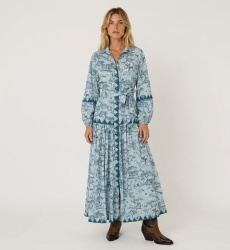 Robe longue chemise manches longues bleu clair et canard, motif safari animaux, col, boutonnée, ceinture.