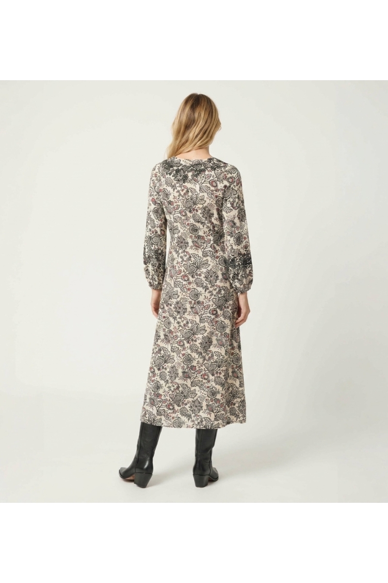 Robe midi crème imprimé floral noir rouge, manches ballon trois-quarts, taille à nouer, col V, vue de dos.