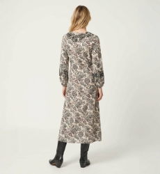 Robe midi crème imprimé floral noir rouge, manches ballon trois-quarts, taille à nouer, col V, vue de dos.