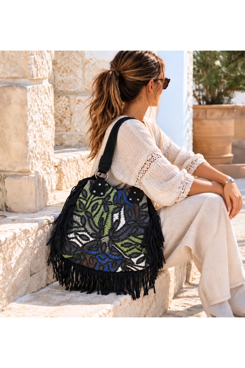 Bolso Biza de piel negra con flecos largos | Miss June Paris