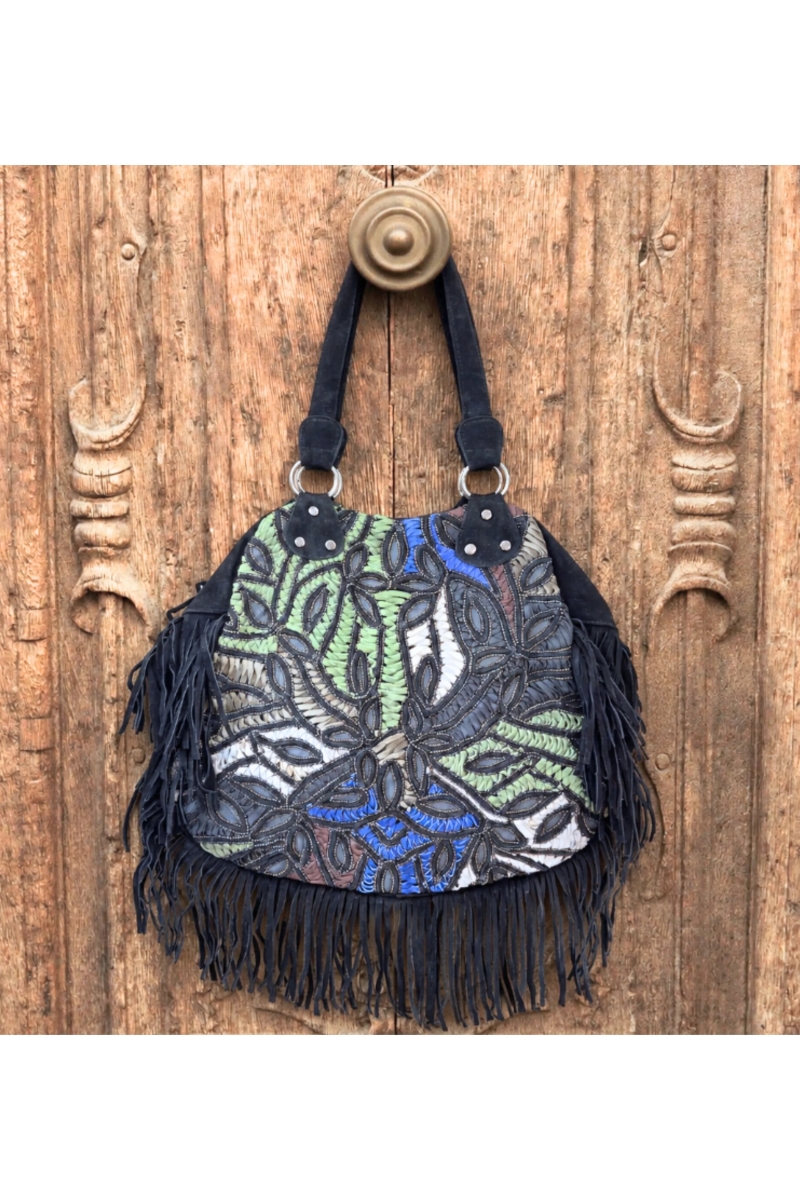 Sac Biza en cuir noir à longues franges | Miss June Paris