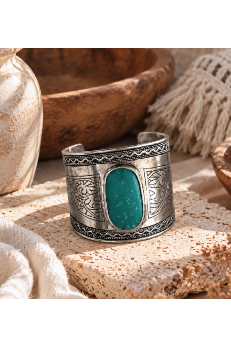 Brazalete Cleops cincelado con cabujón | Miss June Paris