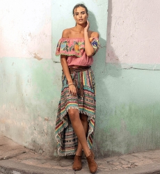 Top à épaules dénudées Chiquita - motif floral brodé - style bohème - Miss June Paris - 1